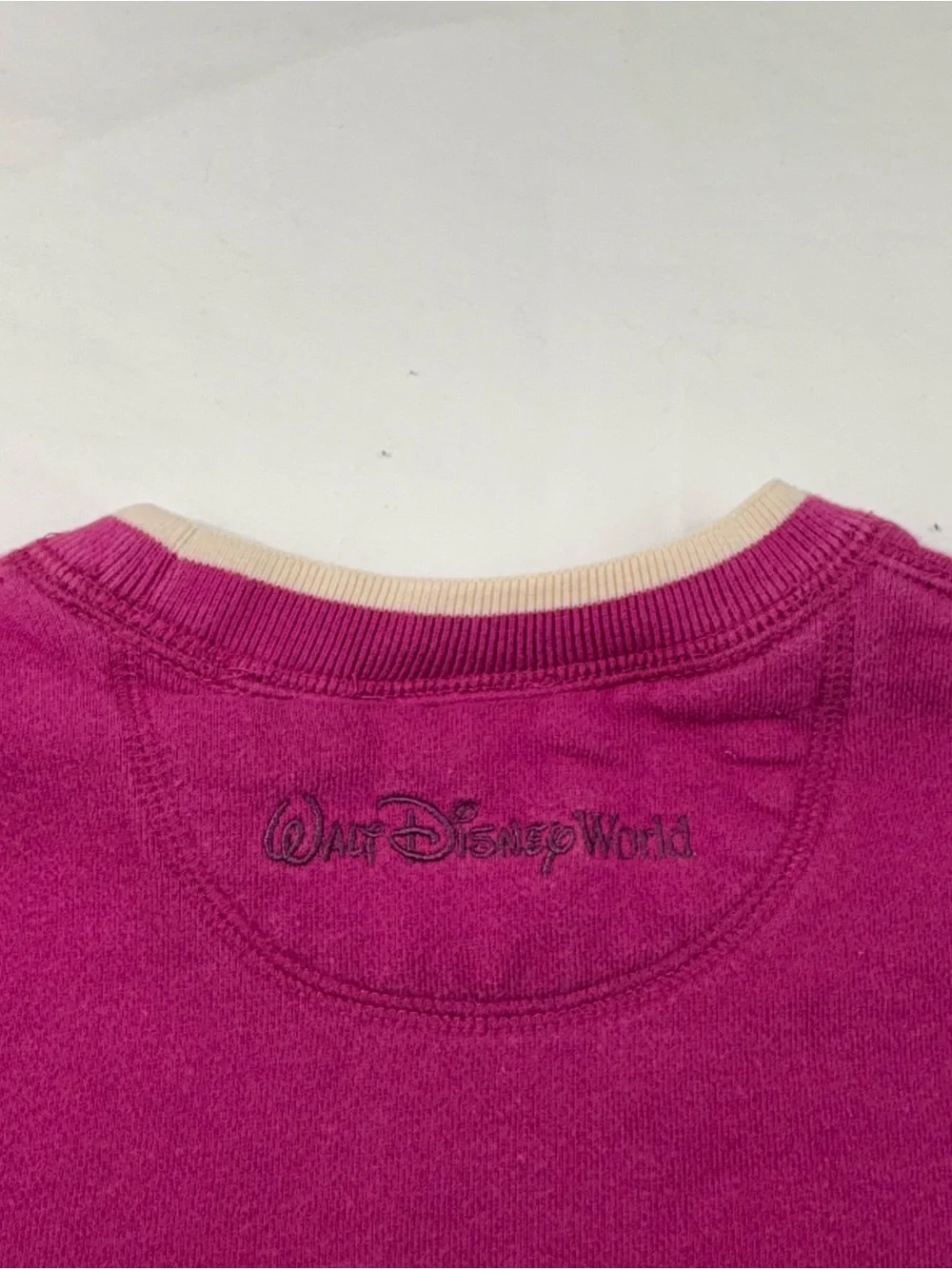 Vintage Y2K Disney Minnie Mouse Embroidered Berry Pink Crewneck Sweatshirt XXS